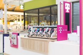 Shop-in-shop design T-mobile kiosku